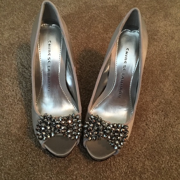 Chinese Laundry Silver Open-Toe Pumps