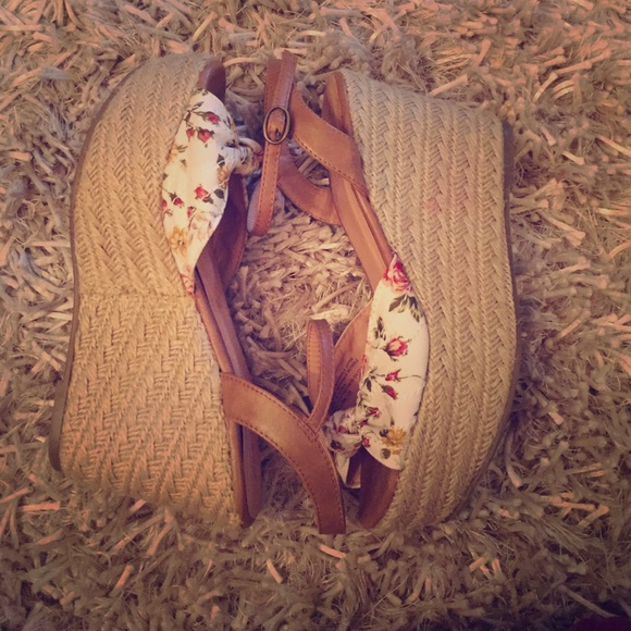 Floral Wedges