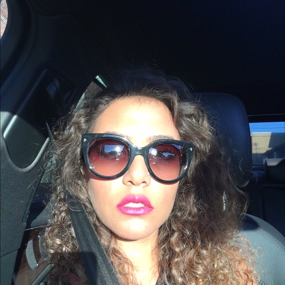 Meet your Posher, Eiman