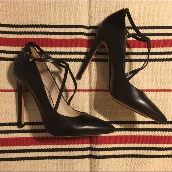 **SOLD** Zara woman strappy black pumps