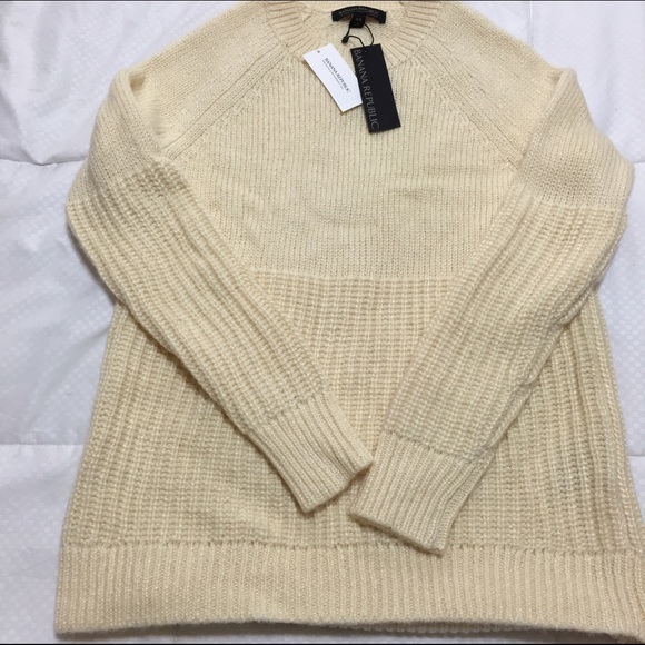 NWT Banana Republic Off White Wool Sweater.  Sz XS