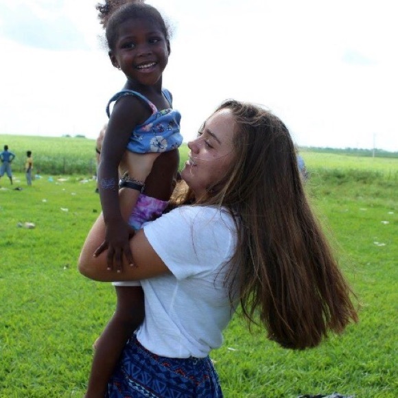 Meet your Posher, Alyssa