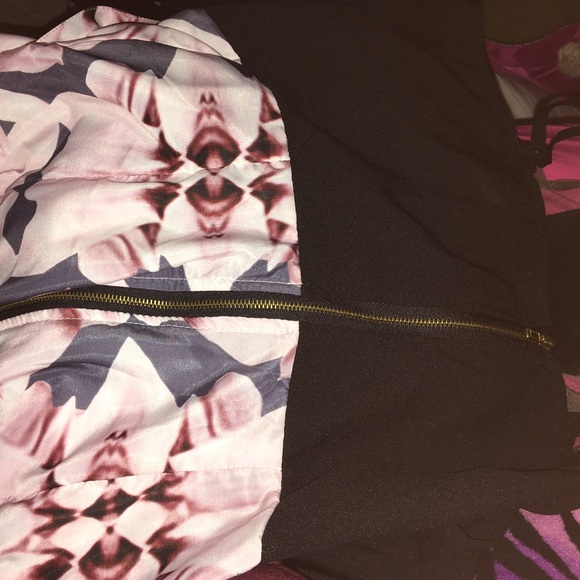 FLORAL ROMPER - Picture 2 of 2