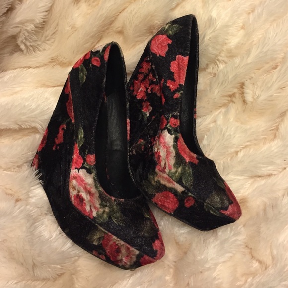 Velvet floral print wedge heels
