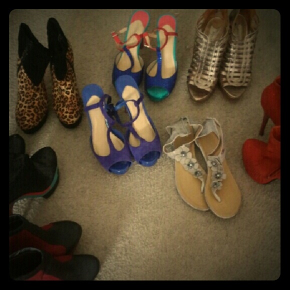 6 pairs of SHOES.....