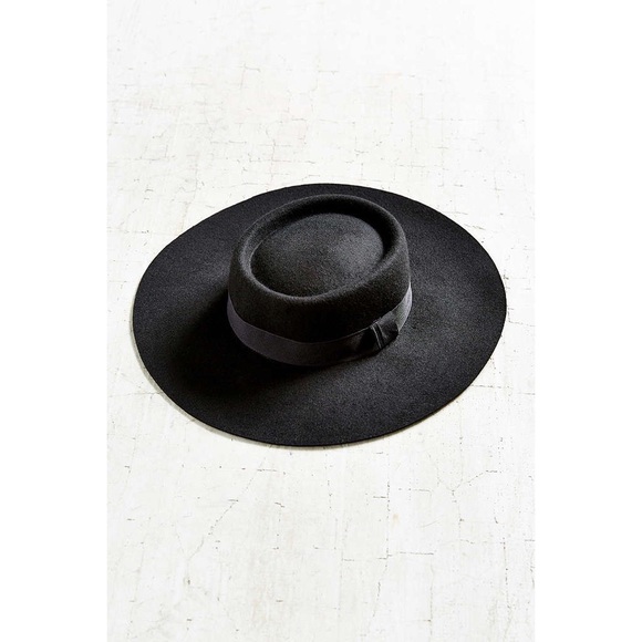 ? NFS ? Urban Outfitters Pippa Brim Felt Hat