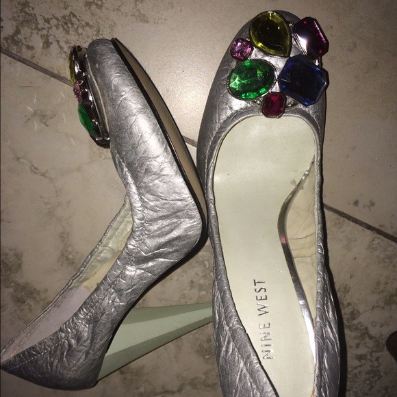 Silver Nine West Jeweled pumps