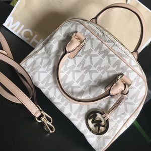 Michael Kors small tote bag (Authentic!)