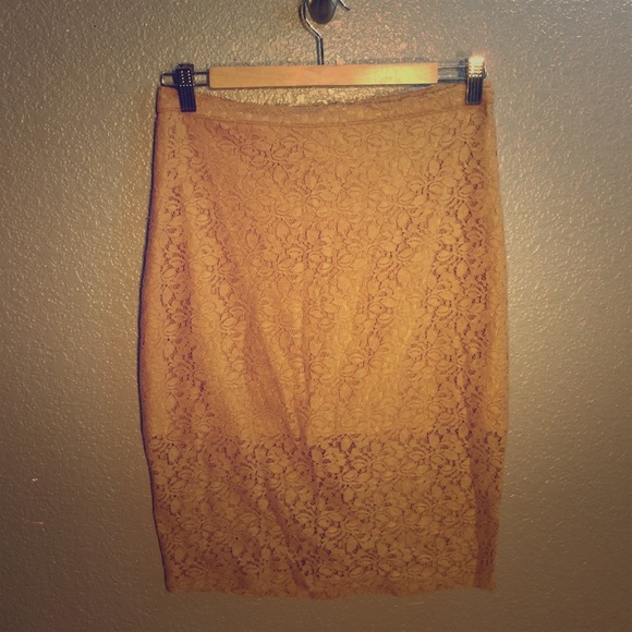 Forever21 tan lace skirt