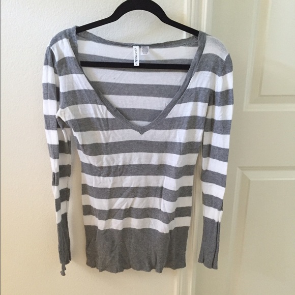 V-neck shirt