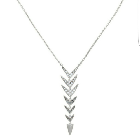Stella and dot arrow drop necklace
