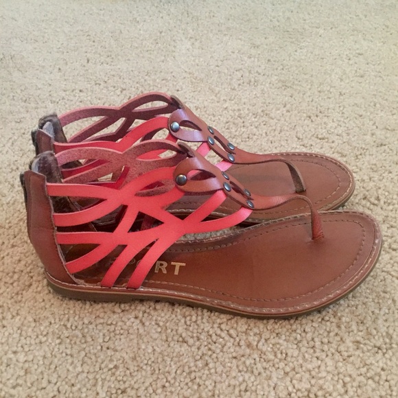 Report Cut-Out Sandals