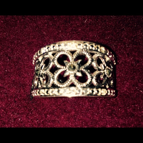 ✨💍GORGEOUS SPARKLY RING💍✨