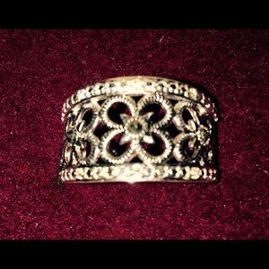 ✨💍GORGEOUS SPARKLY RING💍✨