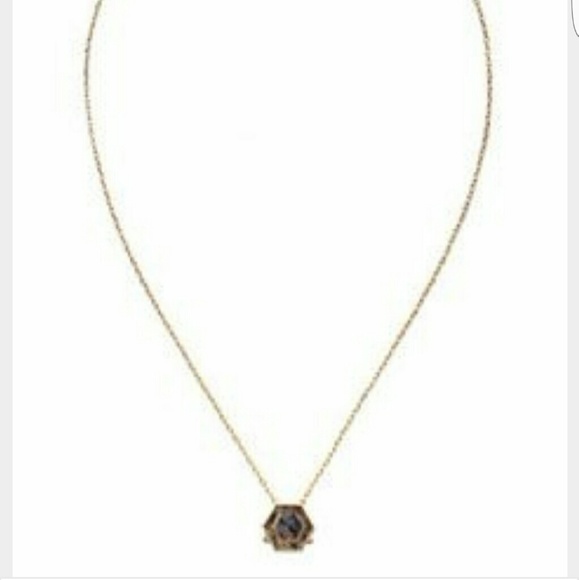 Stella and dot nova healing stone pendent