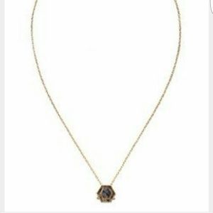 Stella and dot nova healing stone pendent