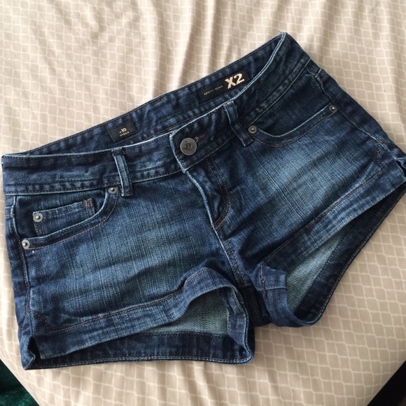X2 cute darker wash denim shorts