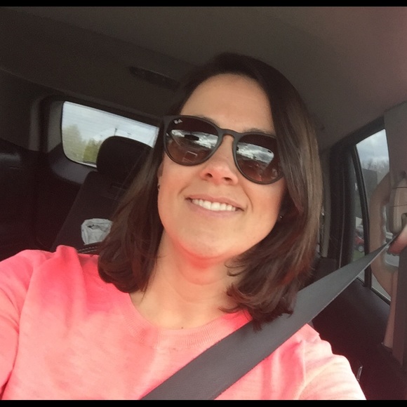 Meet your Posher, Rachel - Picture 2 of 2