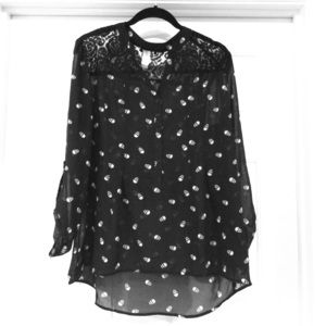 Black/white skull print top