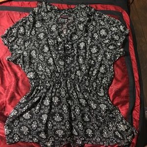Torrid Size 2 skull blouse