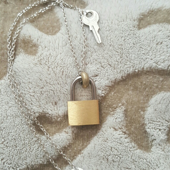 Goldtone Locket with matching Bow & Key Necklace - Picture 3 of 3