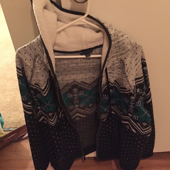 Cute winter zip up hoodie - Picture 2 of 2