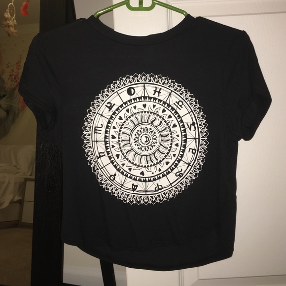 BRAND NEW; H&M; zodiac mandala loose crop top