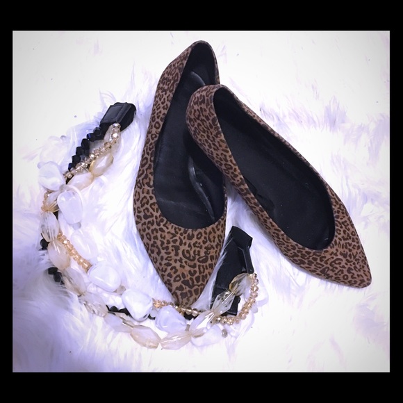 !Removing by Sat! Fun leopard print flats