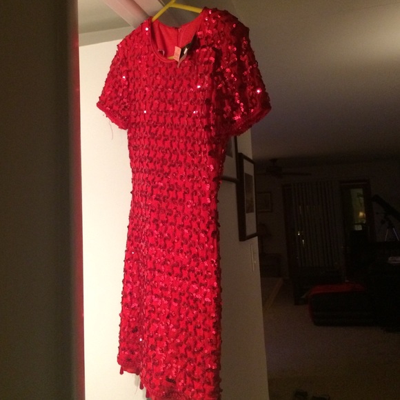 De Laru red sequin dress