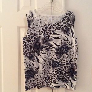 Sleeveless printed sweater.