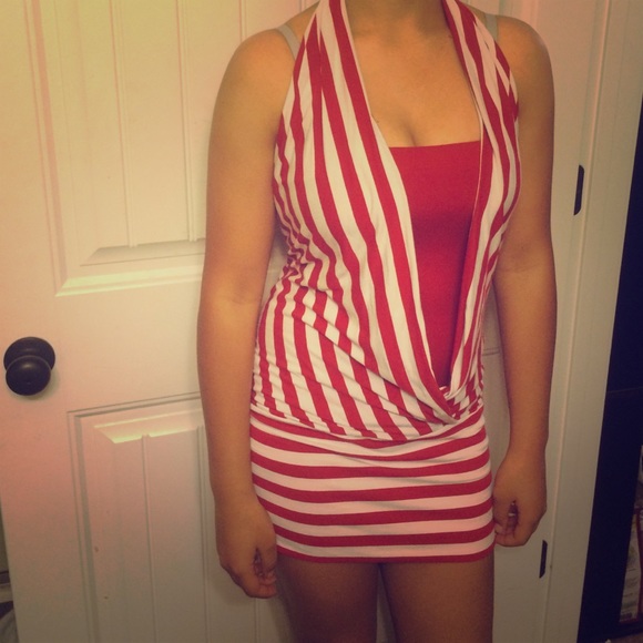 White & red strip cocktail dress. - Picture 1 of 3