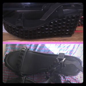 NEW  Black Stone Wedge sandals