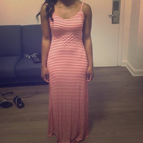 🎉CLOSET CLEAROUT🎉 Red and white sundress