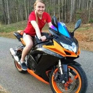 Meet your Posher, Kayla