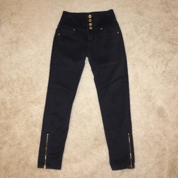 High waisted stretchy black denim capris