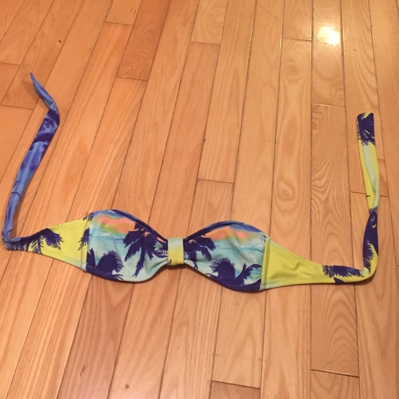 🐳 American Eagle bandeau bikini top