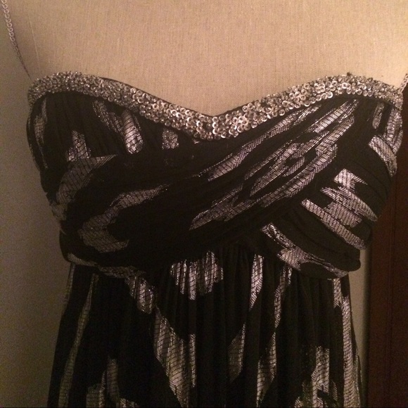 Oleg Cassini gown - Picture 3 of 6
