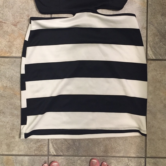 🎀 super sexy cut out dress 🎀 - Picture 2 of 3