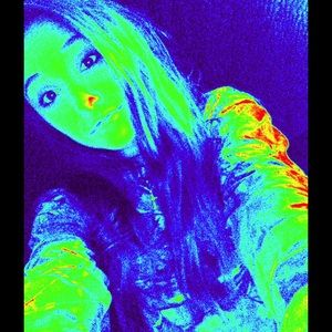 Meet your Posher, Cassandra