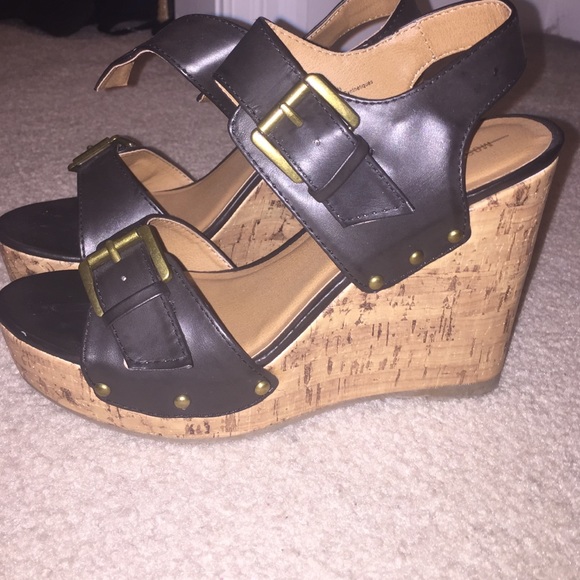BRAND NEW WEDGES