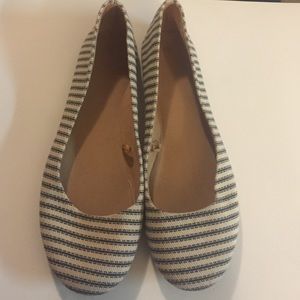 Cotton fabric , Jean color and cream lines shoes