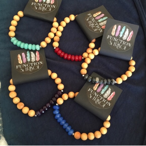 Sale! Sandalwood &Gemstone Stretch Bracelet Purple - Picture 2 of 4