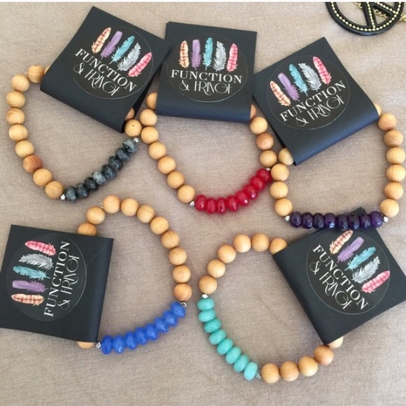 Sale! Sandalwood &Gemstone Stretch Bracelet Purple - Picture 3 of 4