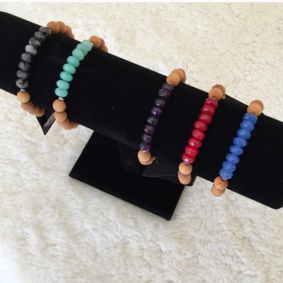 Sale! Sandalwood &Gemstone Stretch Bracelet Purple - Picture 4 of 4