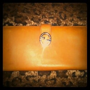 Vintage Gucci wallet