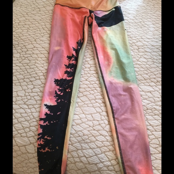 Teeki XS Northern Lights yoga leggings