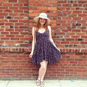 Cute hollister dress!