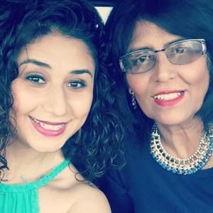 Meet your Posher, Perla