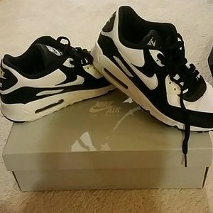 Nike Air Max Black and White