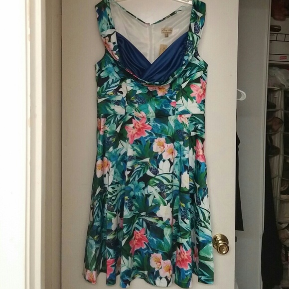 Hawaiian Print Dress